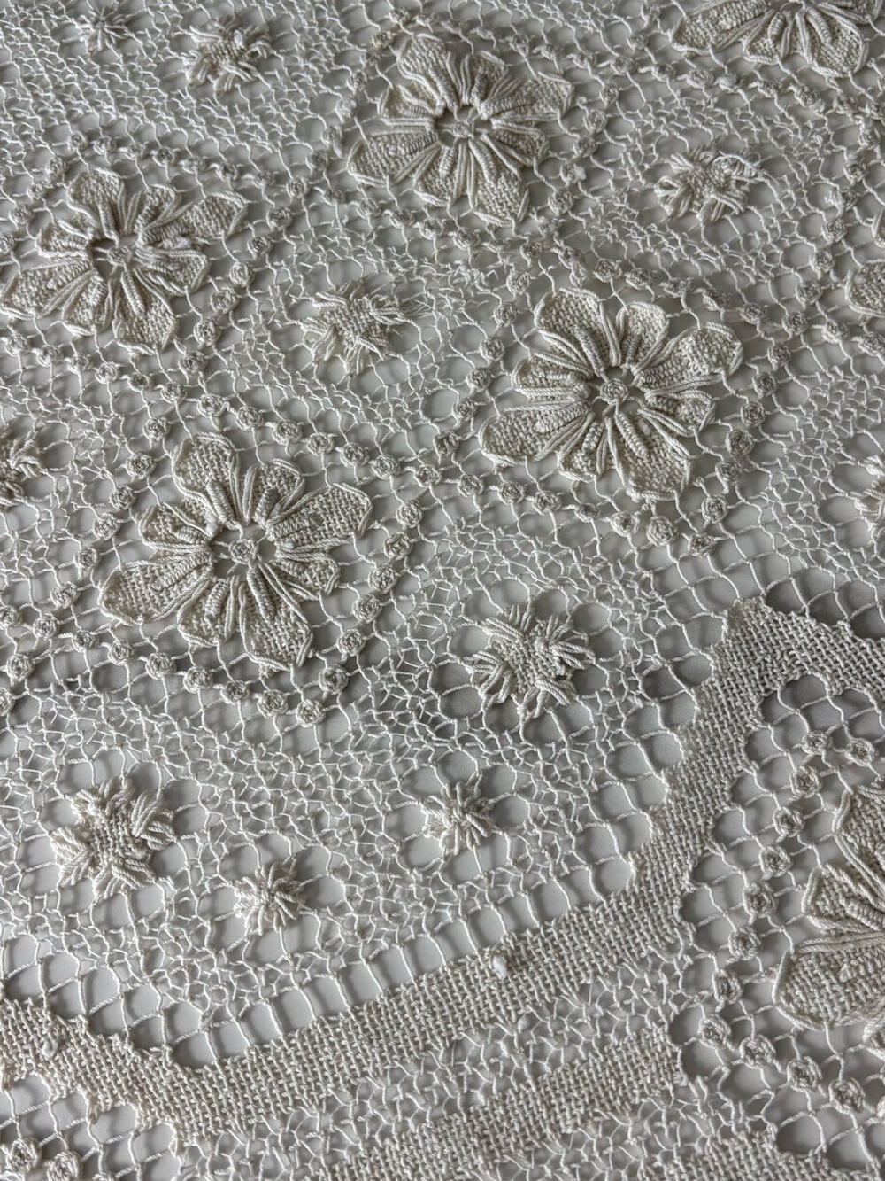 Vintage White Crochet Lace Tablecloth – Classic Home Dining 60x80 inch - Picture 3 of 11